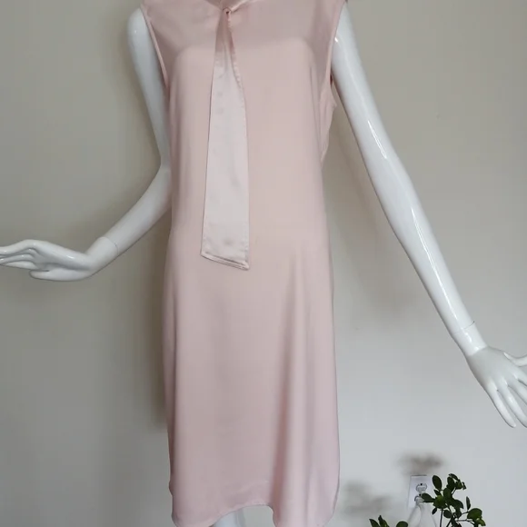 Iris & Ink Dress - Picture 2 of 6